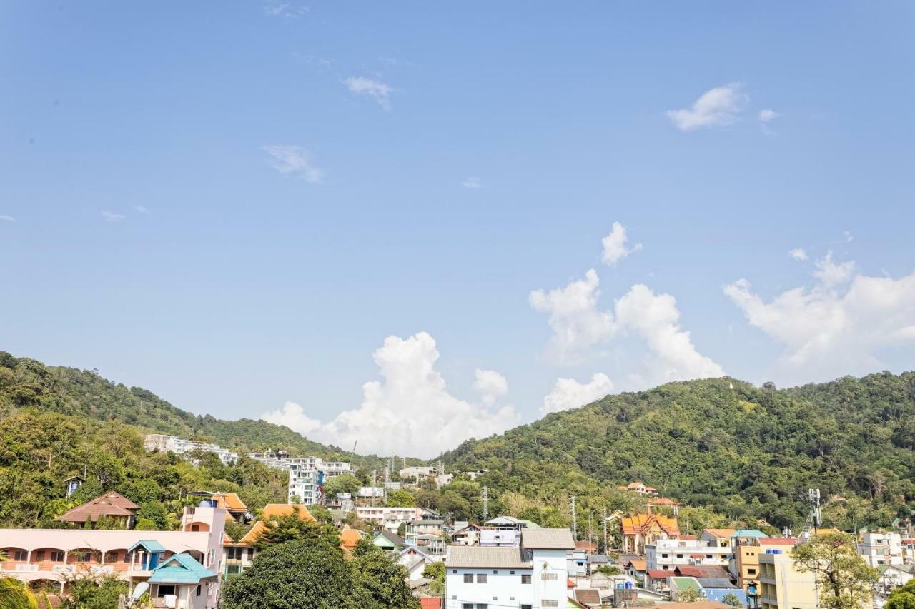Hotel White Sky Boutique Patong Esterno foto