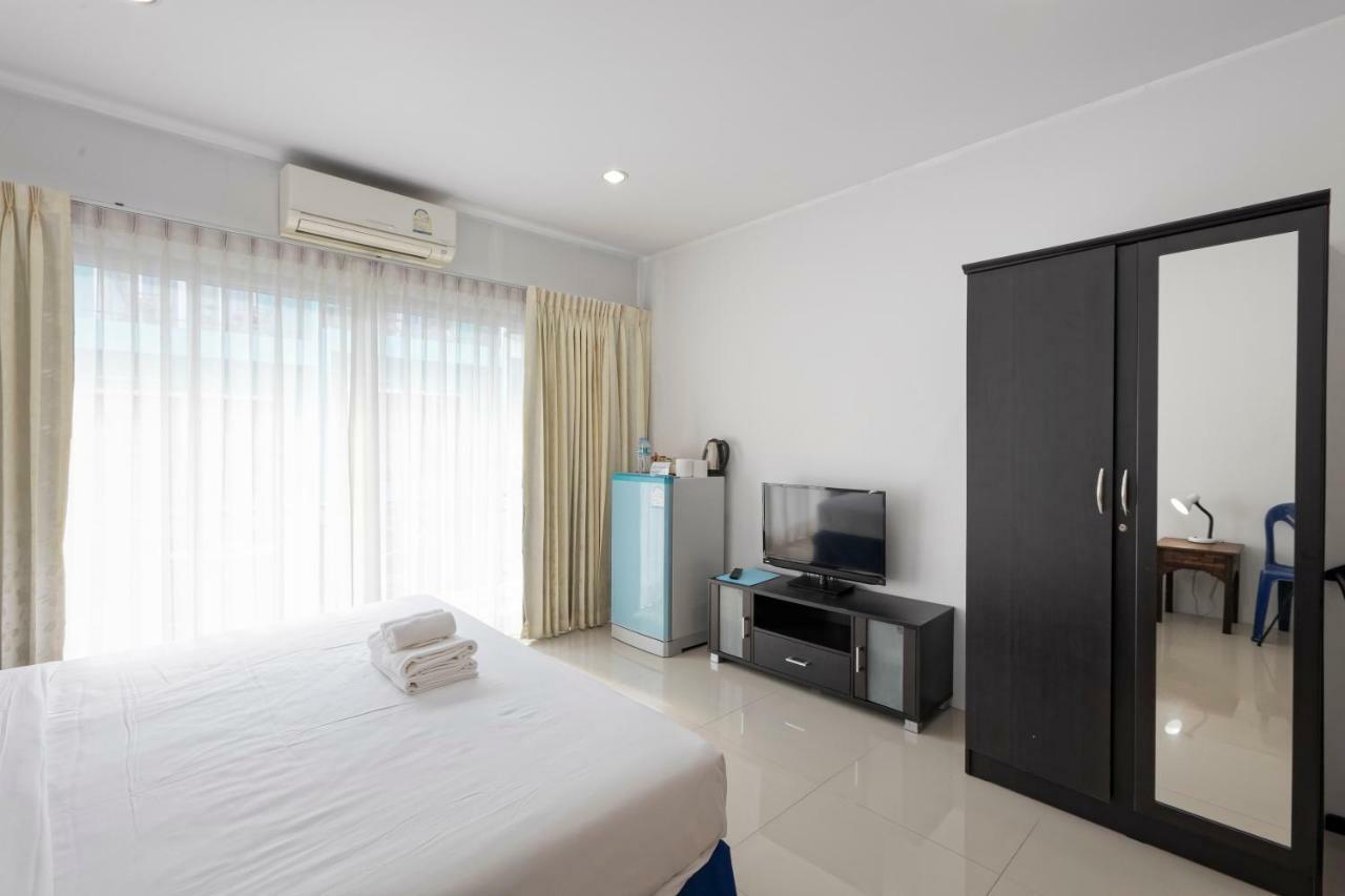 Hotel White Sky Boutique Patong Esterno foto